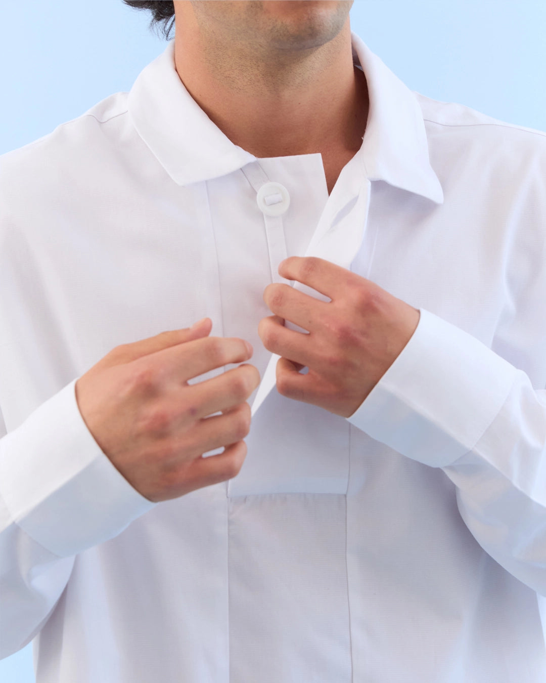 Camisa unisex oversize blanca en algodón ligero – Silueta boxy