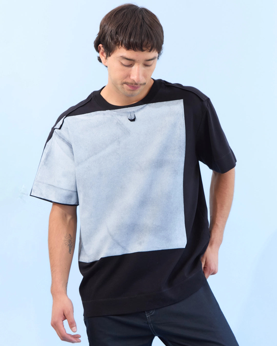 Camiseta VERTICAL RECTANGULO NEGRA